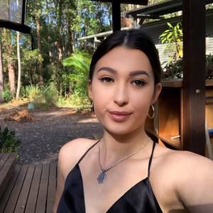 Meet your Posher, Seakora